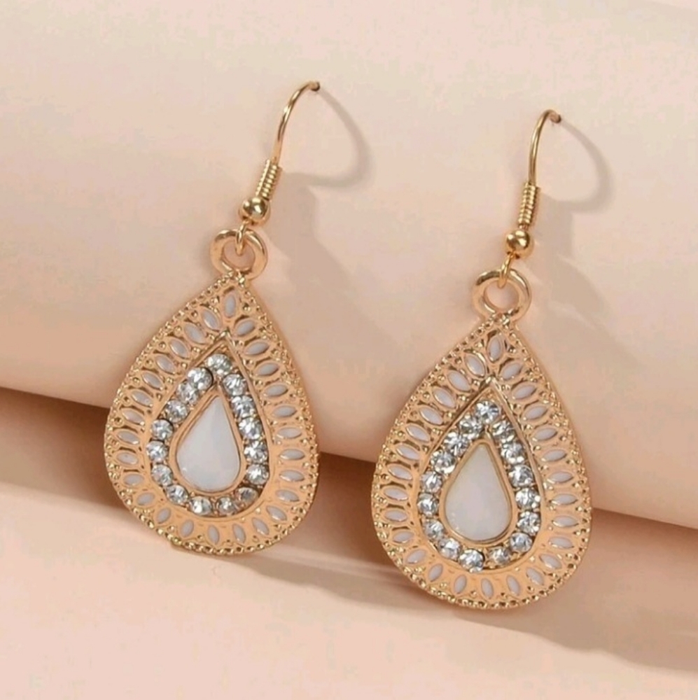 TearDrop Rhinestone Earrings